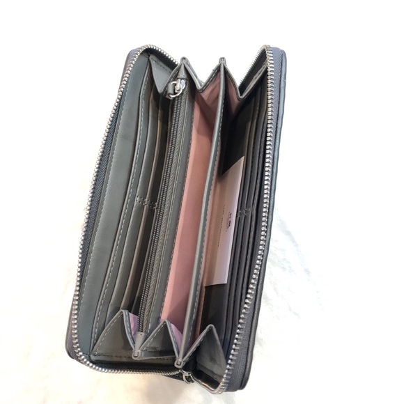💴 Authentic Coach Gray Satin Zip Around Wallet - Picture 3 of 9